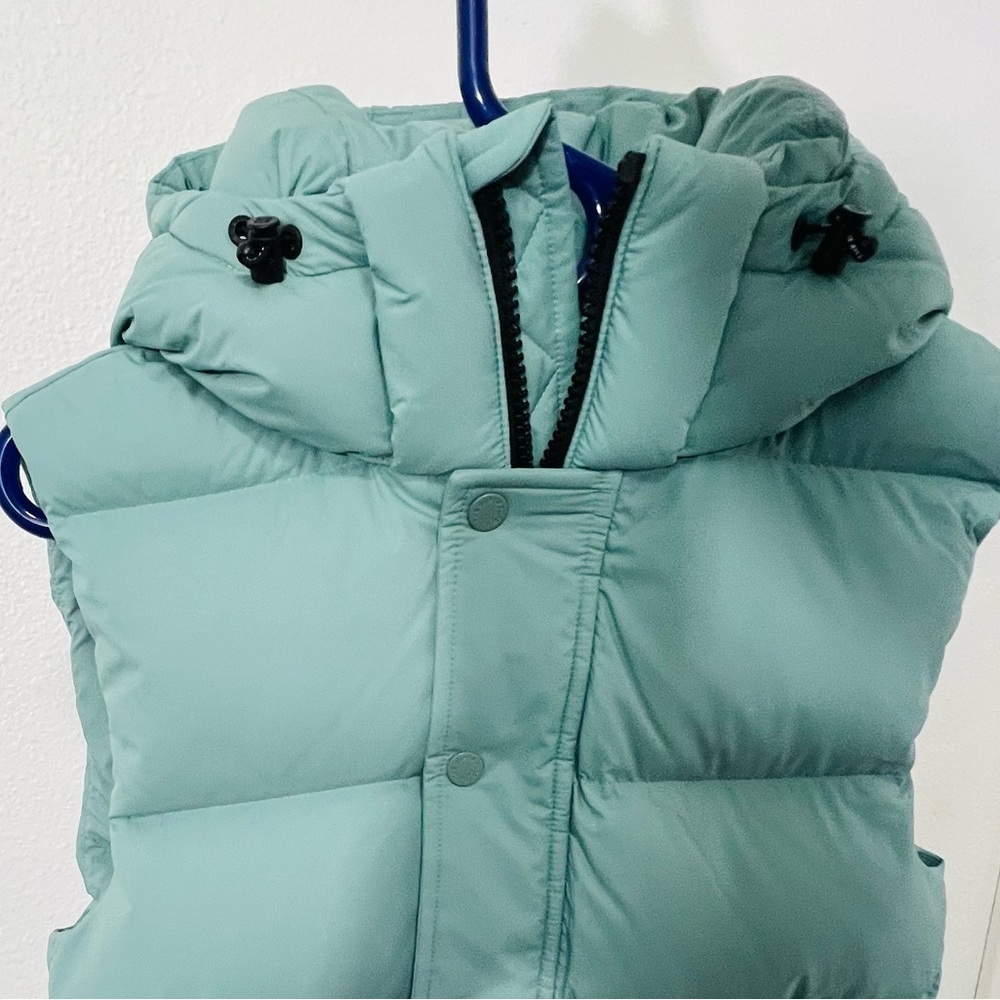 NWOT! Aritzia Super Puff Vest Size Small In Phyto Green - Picture 3 of 6